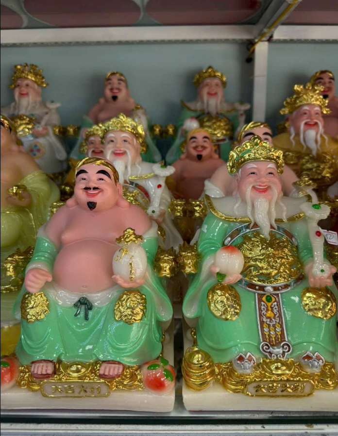 Tượng Thần Tiền Bạch Ngọc 2.png
